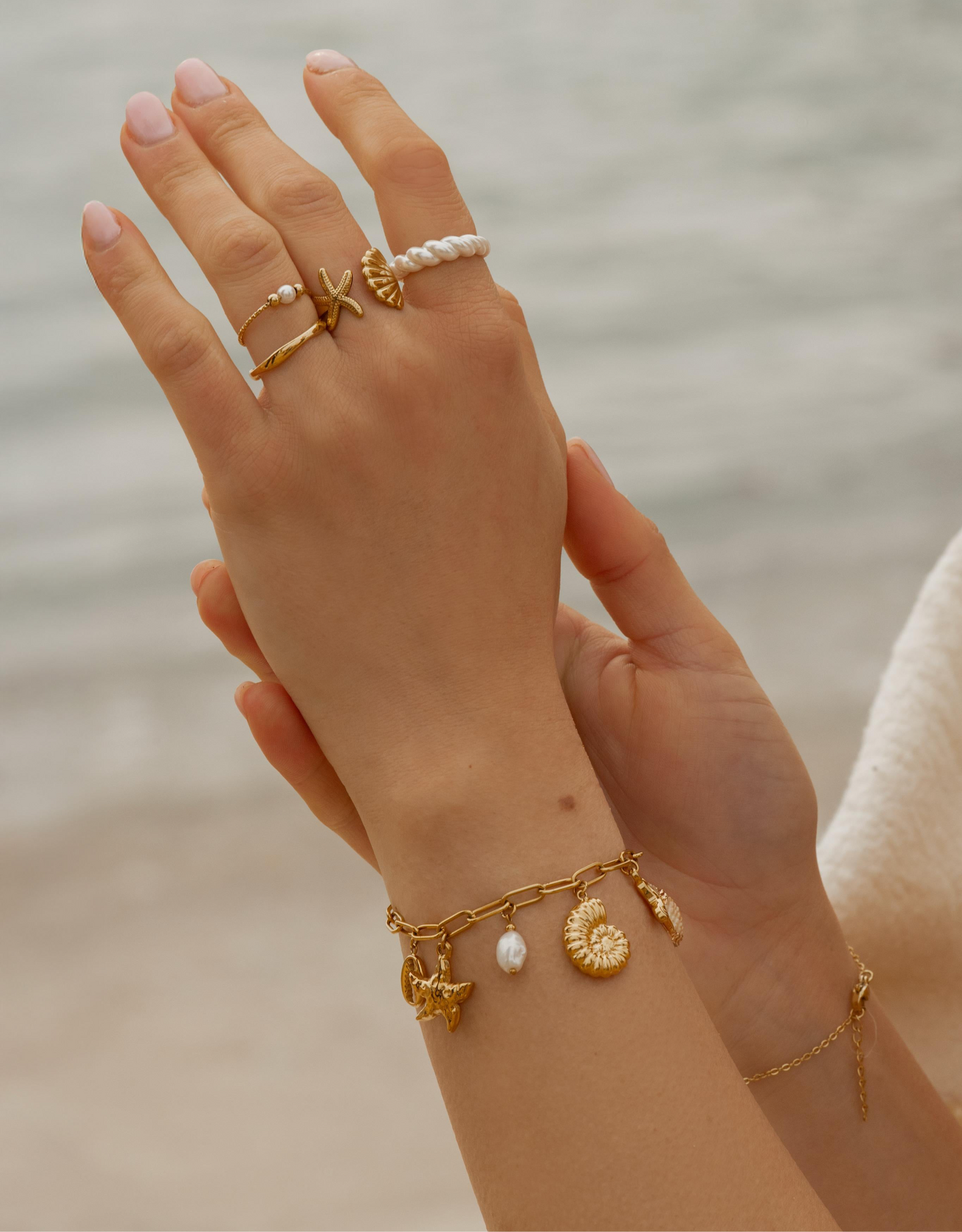 Armeria Bracelet: Timeless Grace Unveiled