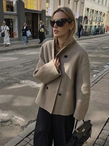 Astrid – Short trench coat for women – Oversized high-quality fabric jacket