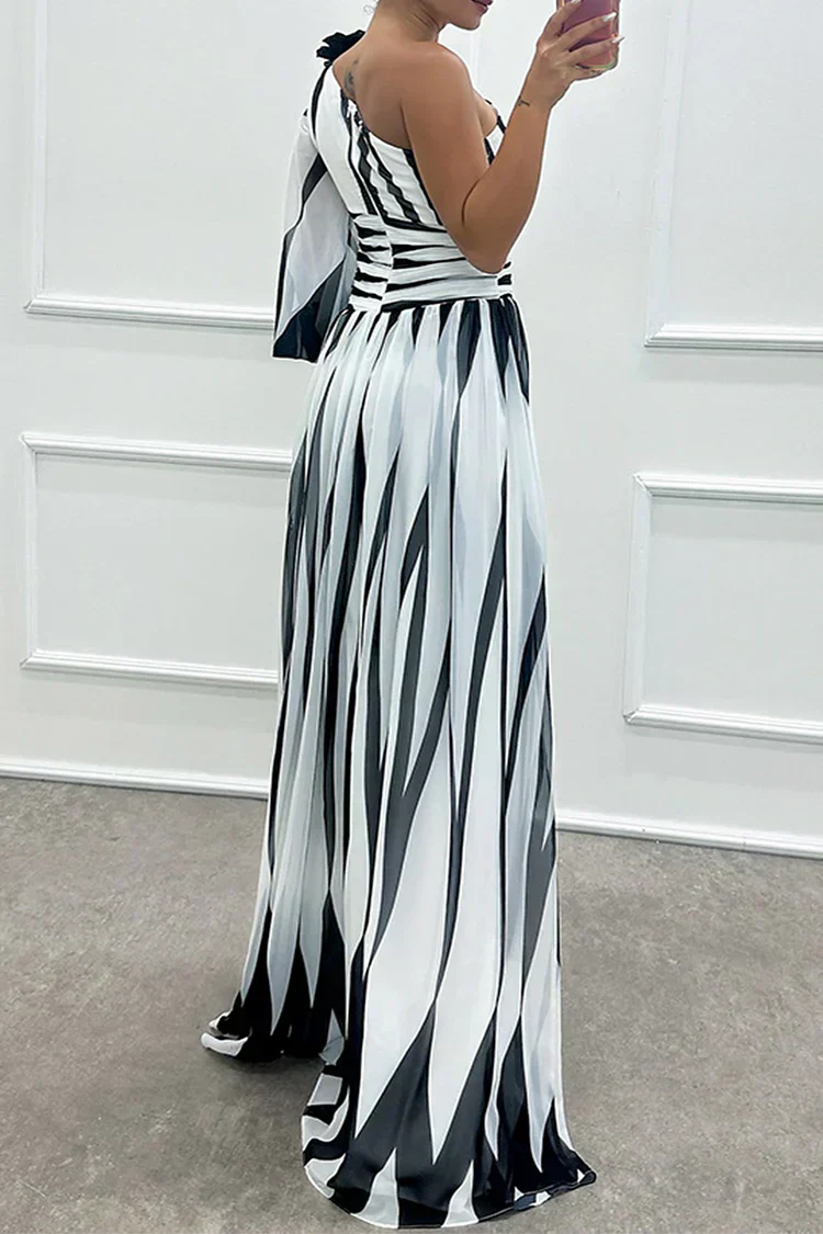 Shiloh - Chic Striped One-Shoulder Maxi Dress