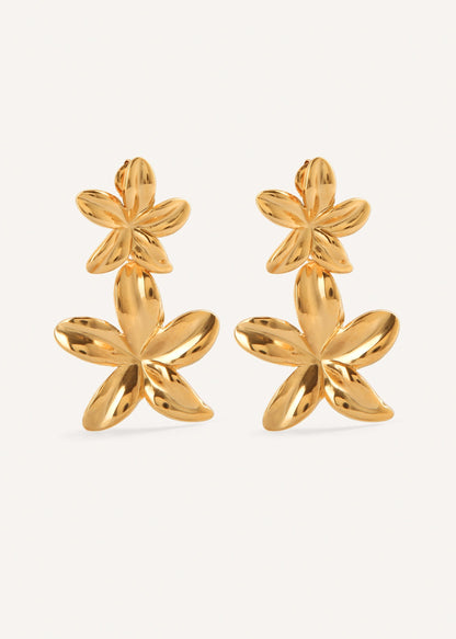 Waina Earrings: Grace in Every Turn