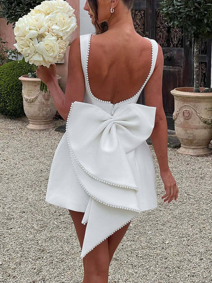 Short Fitted Dress with Bow and Pearls – Square Neckline and Tied Back