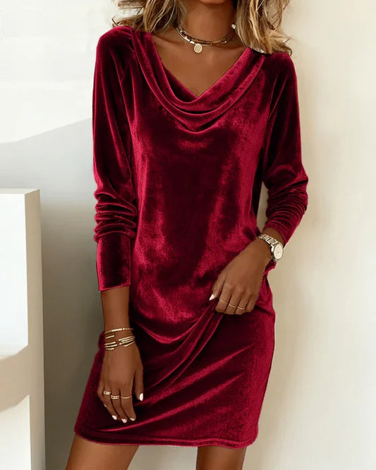 Ana | The velvet dress that makes every woman shine