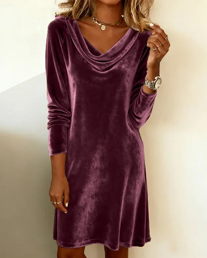 Ana | The velvet dress that makes every woman shine