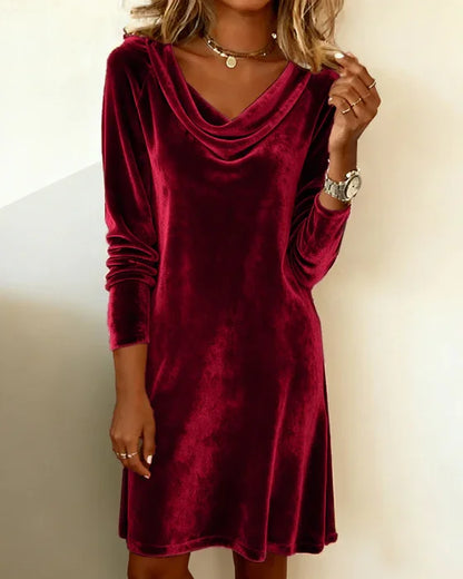 Ana | The velvet dress that makes every woman shine