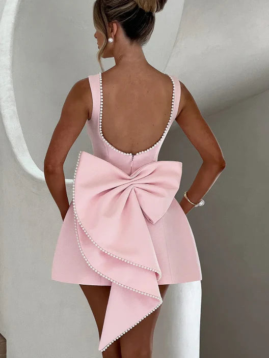 Short Fitted Dress with Bow and Pearls – Square Neckline and Tied Back